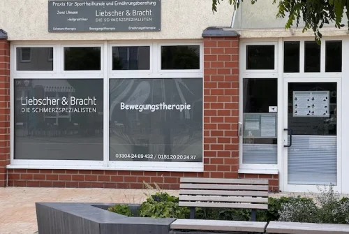 Aussenansicht -Jens Ulmann Liebscher & Bracht Praxis in Velten